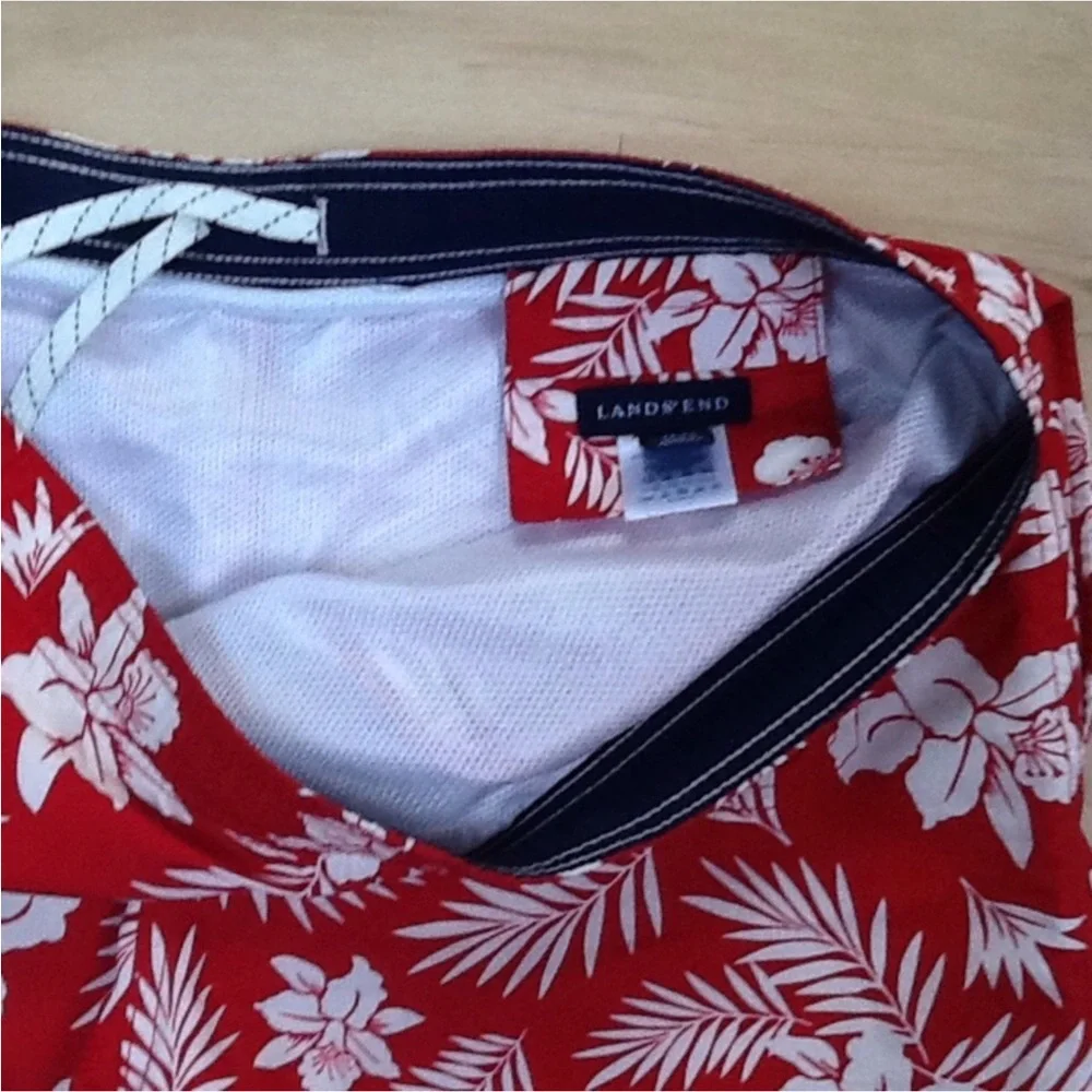 Land’s End Red & White Tropical Flower Men’s Swim Trunks‎ Swimsuit Bottom